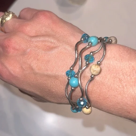 Set of 4 bracelets matching style 3 color turquoise blue tan beads silver metal - Picture 1 of 5